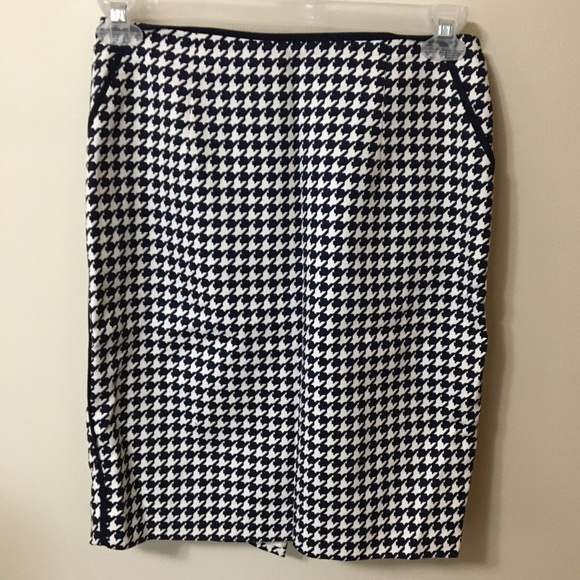 Navy and white patterned pencil skirt - Picture 1 of 3